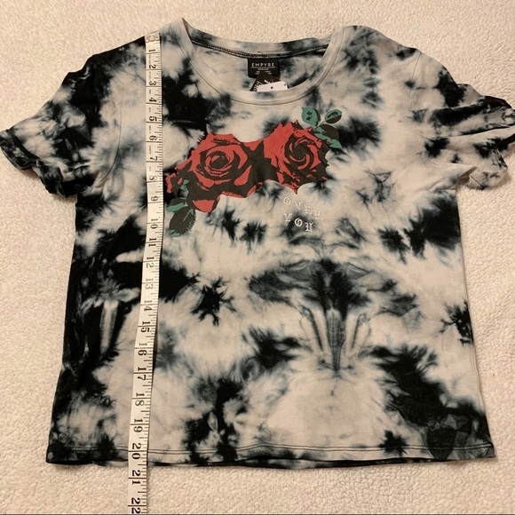 Empyre Black White Tie Dye “Over You” Rose Short Sleeve T Shirt zumiez Boxy Crop - Picture 8 of 8